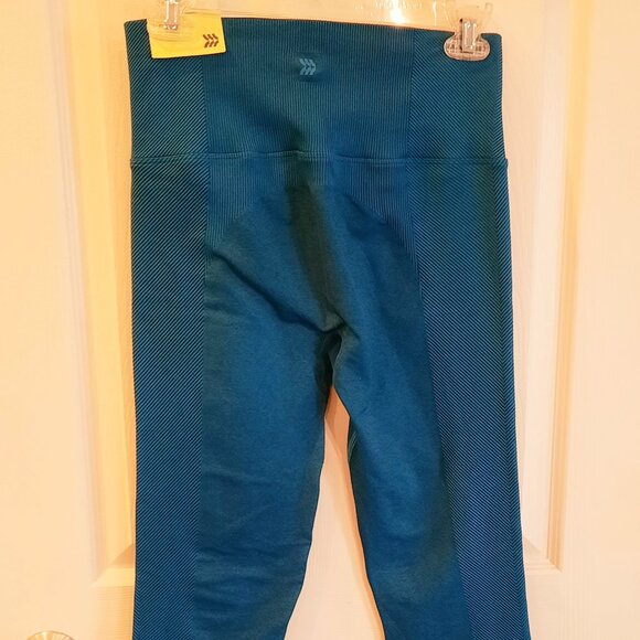 2 Pairs of NEW all in motion High Rise Leggings, Size L - Picture 4 of 7